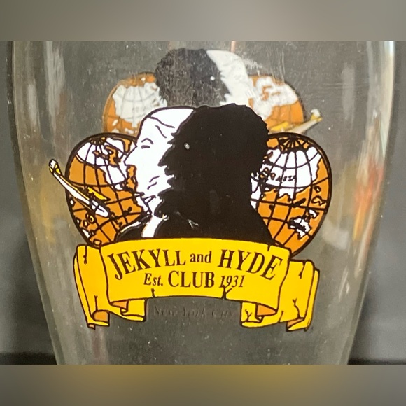 Jekyll And Hyde Club New York City  Pilsner Beer Glass 8 1/4”  Double Sided - Picture 4 of 7